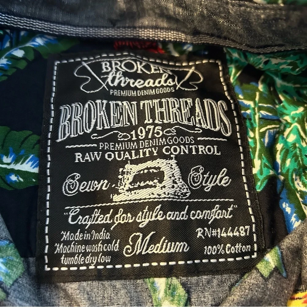 Broken Threads black and green tropical print short sleeve button down shirt M